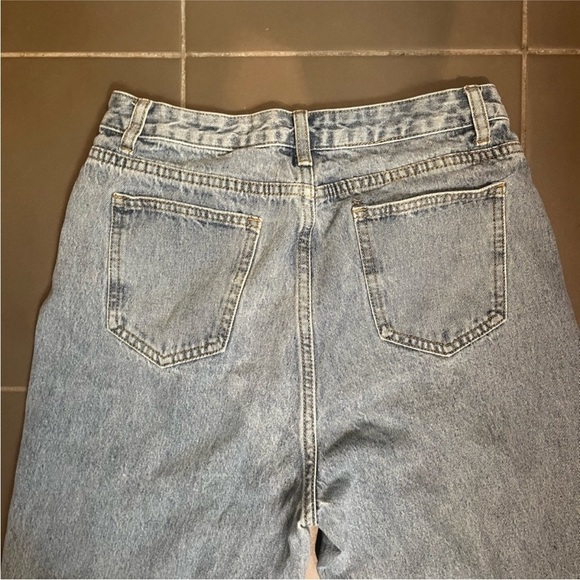 NASTY GAL High Waist Intentionally Distressed Baggy Jeans SZ 6 Lt Blue Denim EUC - Picture 7 of 12